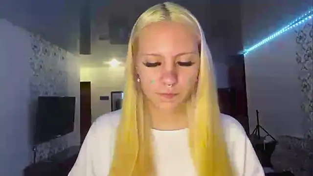 Snapshot of LanaLivee chatting on 07-25-26, 06:05 LanaLivee online show from 07-25-26, 06:05