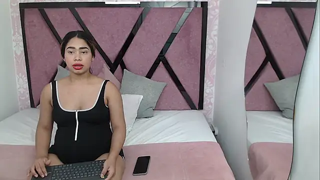 Snapshot of TifanyWest chatting on 07-29-26, 01:53 TifanyWest online show from 07-29-26, 01:53
