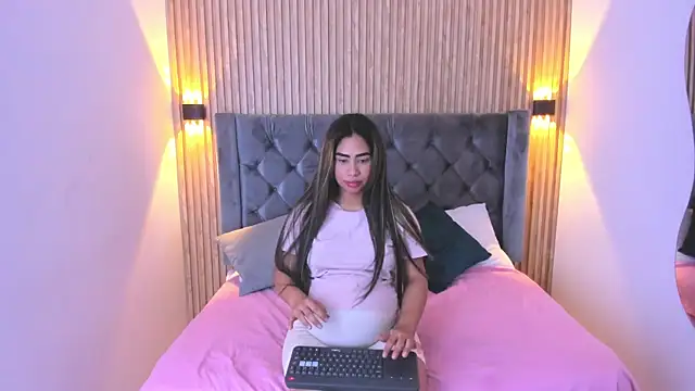 Snapshot of TifanyWest chatting on 07-31-26, 12:59 TifanyWest online show from 07-31-26, 12:59