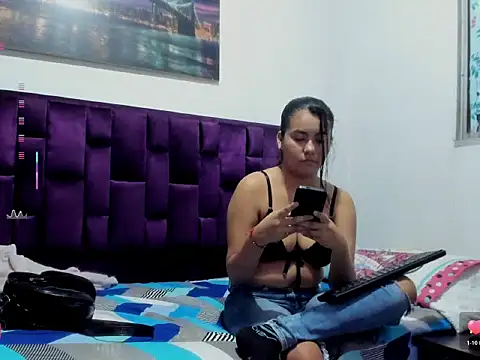 Snapshot of Sofi_Velez_ chatting on 07-22-26, 02:14 Sofi Velez online show from 07-22-26, 02:14