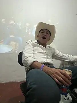 Snapshot of Dieguito69mex chatting on 07-19-26, 06:28 Dieguito69mex online show from 07-19-26, 06:28