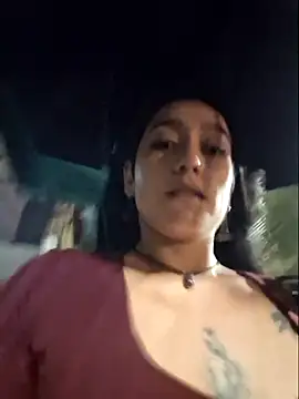 Snapshot of Evelyn_outdoors chatting on 07-24-26, 03:37 Evelyn outdoors online show from 07-24-26, 03:37