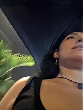 Snapshot of Evelyn_outdoors chatting on 07-26-26, 03:36 Evelyn outdoors online show from 07-26-26, 03:36