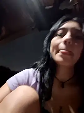 Snapshot of Evelyn_outdoors chatting on 07-28-26, 04:52 Evelyn outdoors online show from 07-28-26, 04:52
