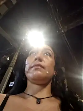Snapshot of Evelyn_outdoors chatting on 07-30-26, 03:27 Evelyn outdoors online show from 07-30-26, 03:27