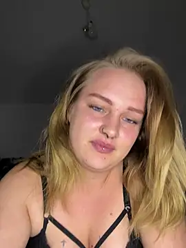 Snapshot of Laylaa_Rose chatting on 07-22-26, 10:45 Laylaa Rose online show from 07-22-26, 10:45