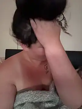 Snapshot of CurvyScarlett69xx chatting on 07-26-26, 08:10 CurvyScarlett69xx online show from 07-26-26, 08:10