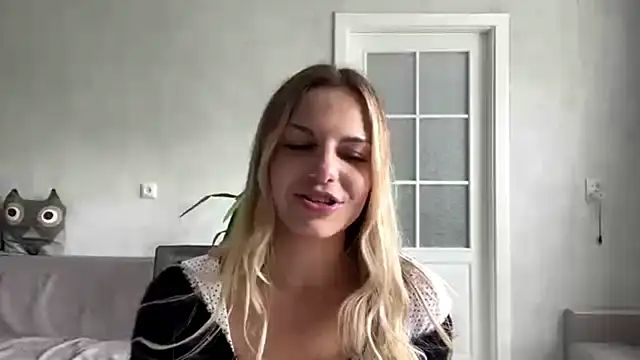 Snapshot of LaraineDomebo chatting on 07-20-26, 10:39 LaraineDomebo online show from 07-20-26, 10:39