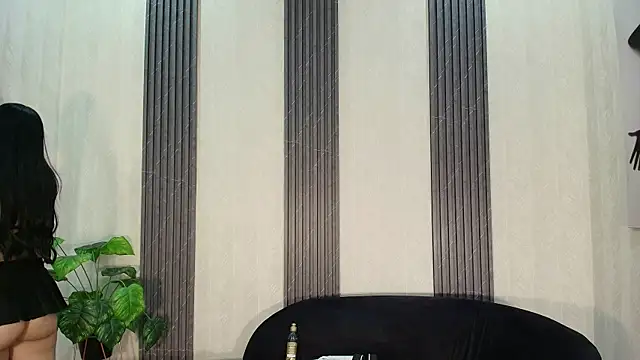 Snapshot of Marian_Lux chatting on 07-23-26, 05:33 Marian Lux online show from 07-23-26, 05:33