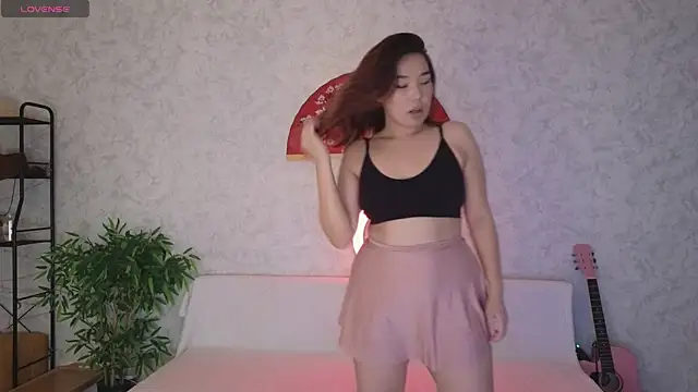 Snapshot of Liora_rei chatting on 07-28-26, 07:37 Liora rei online show from 07-28-26, 07:37