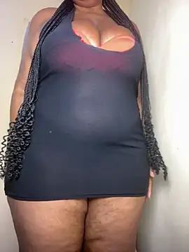 Snapshot of Suzzylove26 chatting on 07-17-26, 12:01 Suzzylove26 online show from 07-17-26, 12:01