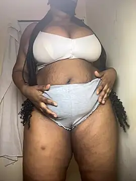 Snapshot of Suzzylove26 chatting on 07-19-26, 12:14 Suzzylove26 online show from 07-19-26, 12:14