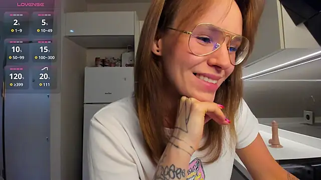 Snapshot of SoniaMyers chatting on 07-21-26, 08:33 SoniaMyers online show from 07-21-26, 08:33
