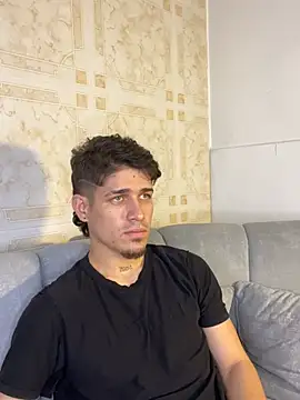 Snapshot of leandro_coper chatting on 07-24-26, 01:03 leandro coper online show from 07-24-26, 01:03