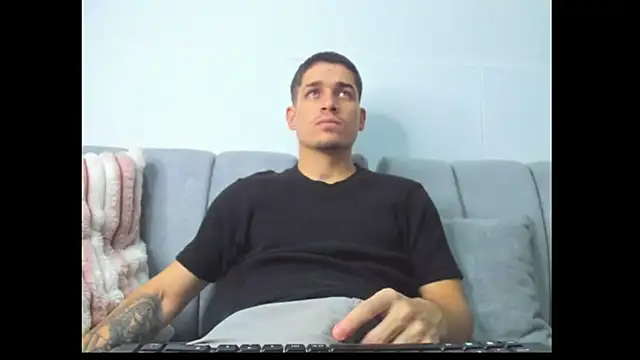 Snapshot of leandro_coper chatting on 07-29-26, 10:41 leandro coper online show from 07-29-26, 10:41