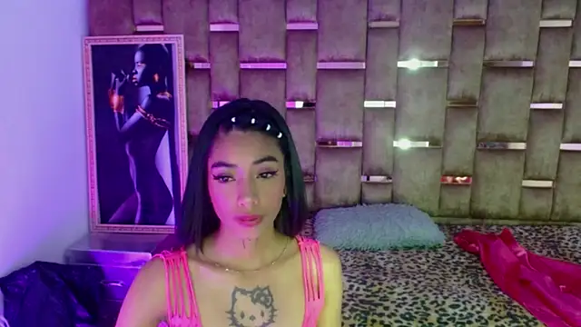 Alaiahotthx online show from 07-18-26, 05:55