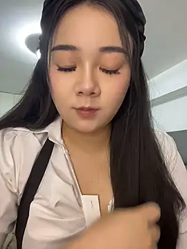 Luna-girl online show from 07-21-26, 01:57