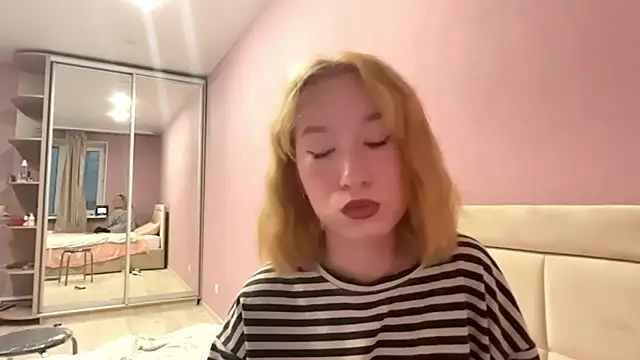 Snapshot of KiraAkira chatting on 07-30-26, 04:28 KiraAkira online show from 07-30-26, 04:28
