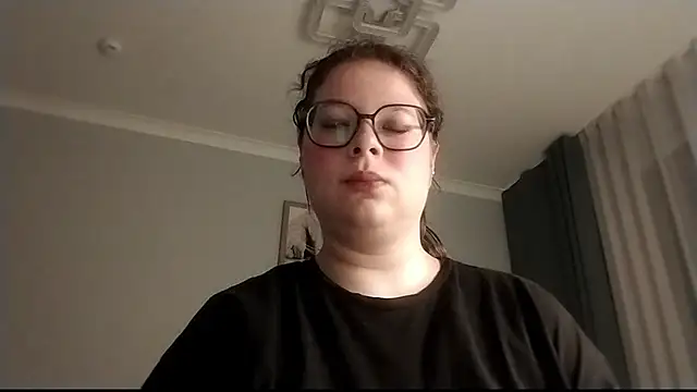 Snapshot of MulaVixen chatting on 07-19-26, 07:17 MulaVixen online show from 07-19-26, 07:17