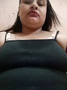 Snapshot of Queen_Karishma chatting on 07-17-26, 07:08 Queen Karishma online show from 07-17-26, 07:08