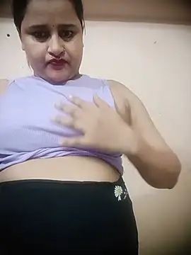 Snapshot of Queen_Karishma chatting on 07-22-26, 07:05 Queen Karishma online show from 07-22-26, 07:05