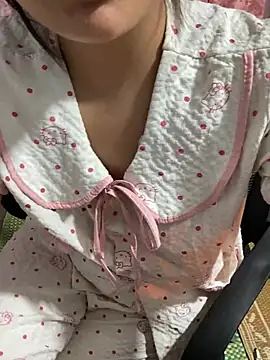Snapshot of Ngoc_xinh chatting on 07-18-26, 05:39 Ngoc xinh online show from 07-18-26, 05:39