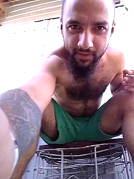 Snapshot of Cosmin78lov chatting on 07-30-26, 07:18 Cosmin78lov online show from 07-30-26, 07:18