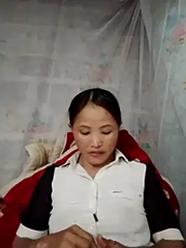 Snapshot of Mie-Miee chatting on 07-19-26, 02:21 Mie-Miee online show from 07-19-26, 02:21