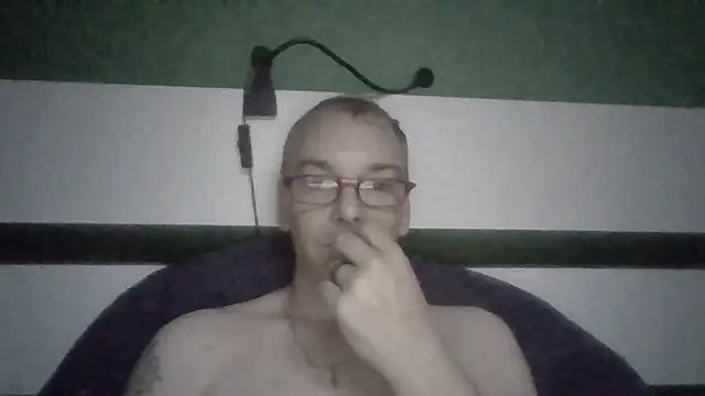 Snapshot of polo7755 chatting on 07-18-26, 07:17 polo7755 online show from 07-18-26, 07:17