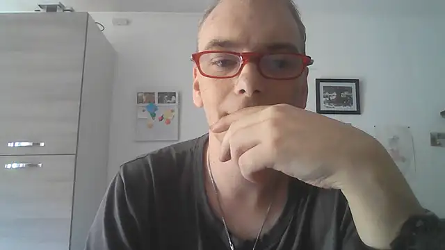 Snapshot of polo7755 chatting on 07-27-26, 01:18 polo7755 online show from 07-27-26, 01:18