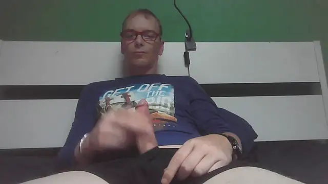 Snapshot of polo7755 chatting on 07-28-26, 02:57 polo7755 online show from 07-28-26, 02:57