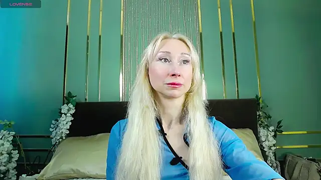 Snapshot of KissDreamm chatting on 07-28-26, 08:32 KissDreamm online show from 07-28-26, 08:32