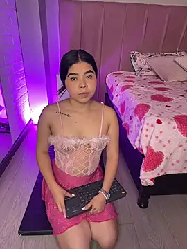 Snapshot of Ambarina chatting on 07-27-26, 11:39 Ambarina online show from 07-27-26, 11:39