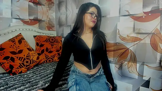 Snapshot of VALENTINA_PURPLE chatting on 07-25-26, 03:04 VALENTINA PURPLE online show from 07-25-26, 03:04