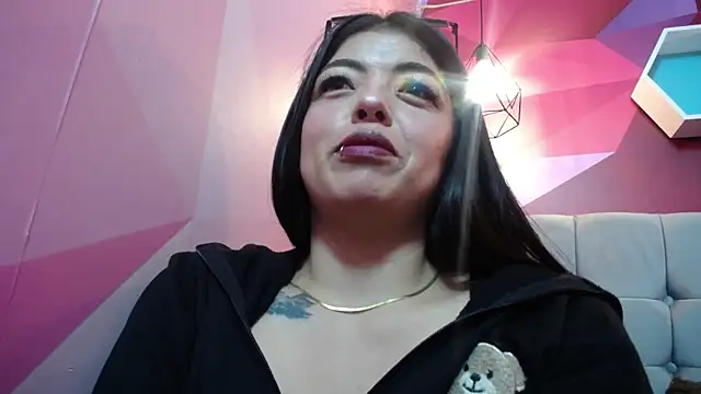 Snapshot of VALENTINA_PURPLE chatting on 07-28-26, 01:32 VALENTINA PURPLE online show from 07-28-26, 01:32