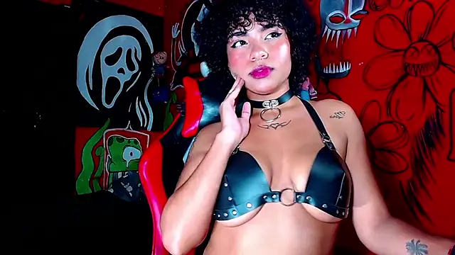 Trixiehotx online show from 07-28-26, 04:39