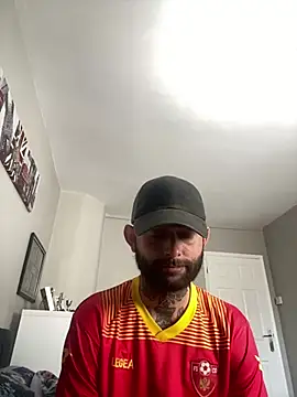 Snapshot of jgold24 chatting on 07-19-26, 02:43 jgold24 online show from 07-19-26, 02:43