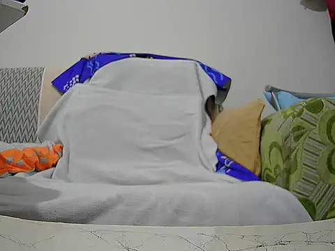 Snapshot of hakanbeyzade chatting on 03-22-25, 10:48 hakanbeyzade online show from 03-22-25, 10:48