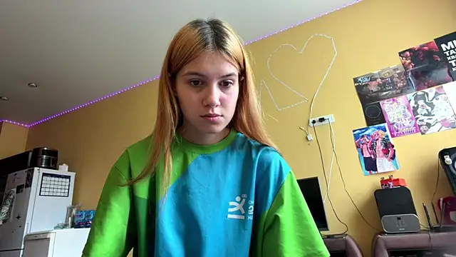 Snapshot of LinZavr chatting on 07-30-26, 05:17 LinZavr online show from 07-30-26, 05:17