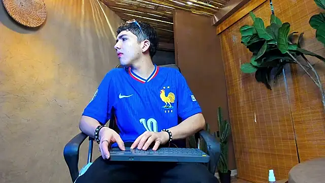 AxelStong online show from 07-26-26, 11:39