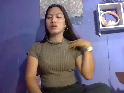 Mia eyh online show from 07-20-26, 05:11