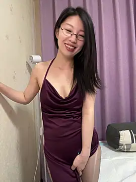 77qiqi-7777 online show from 08-04-26, 11:35