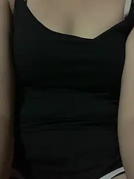 Snapshot of Miu_Miu09 chatting on 07-23-26, 02:31 Miu Miu09 online show from 07-23-26, 02:31