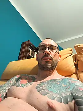 Snapshot of Leo_Irezumi chatting on 07-31-26, 02:11 Leo Irezumi online show from 07-31-26, 02:11