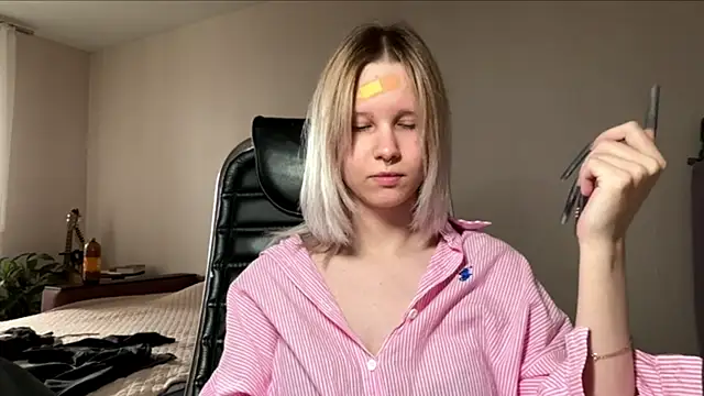JessicaLowland online show from 07-23-26, 10:13