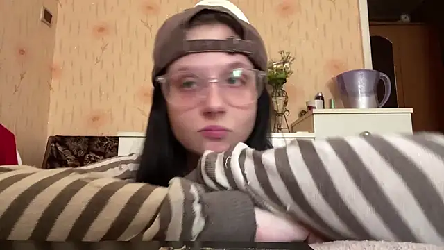 Snapshot of HeatherMiley chatting on 07-25-26, 09:18 HeatherMiley online show from 07-25-26, 09:18