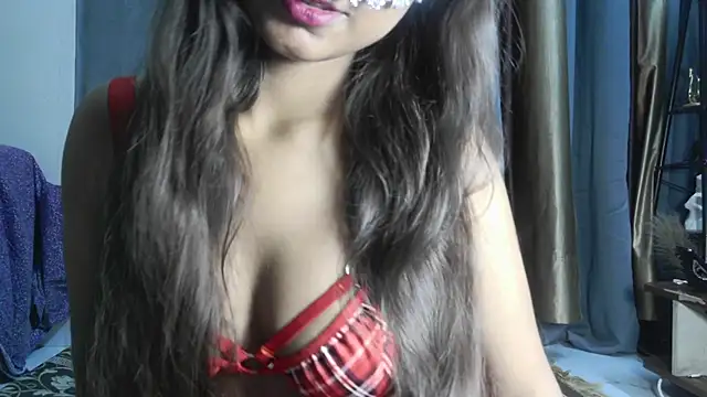 Snapshot of LoveLi_Girl chatting on 07-30-26, 04:33 LoveLi Girl online show from 07-30-26, 04:33