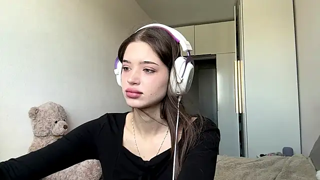Snapshot of NicolleBarreto chatting on 07-25-26, 04:21 NicolleBarreto online show from 07-25-26, 04:21