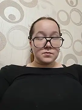 Snapshot of FionaDior chatting on 07-28-26, 06:20 FionaDior online show from 07-28-26, 06:20