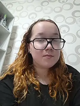 Snapshot of FionaDior chatting on 07-28-26, 07:39 FionaDior online show from 07-28-26, 07:39